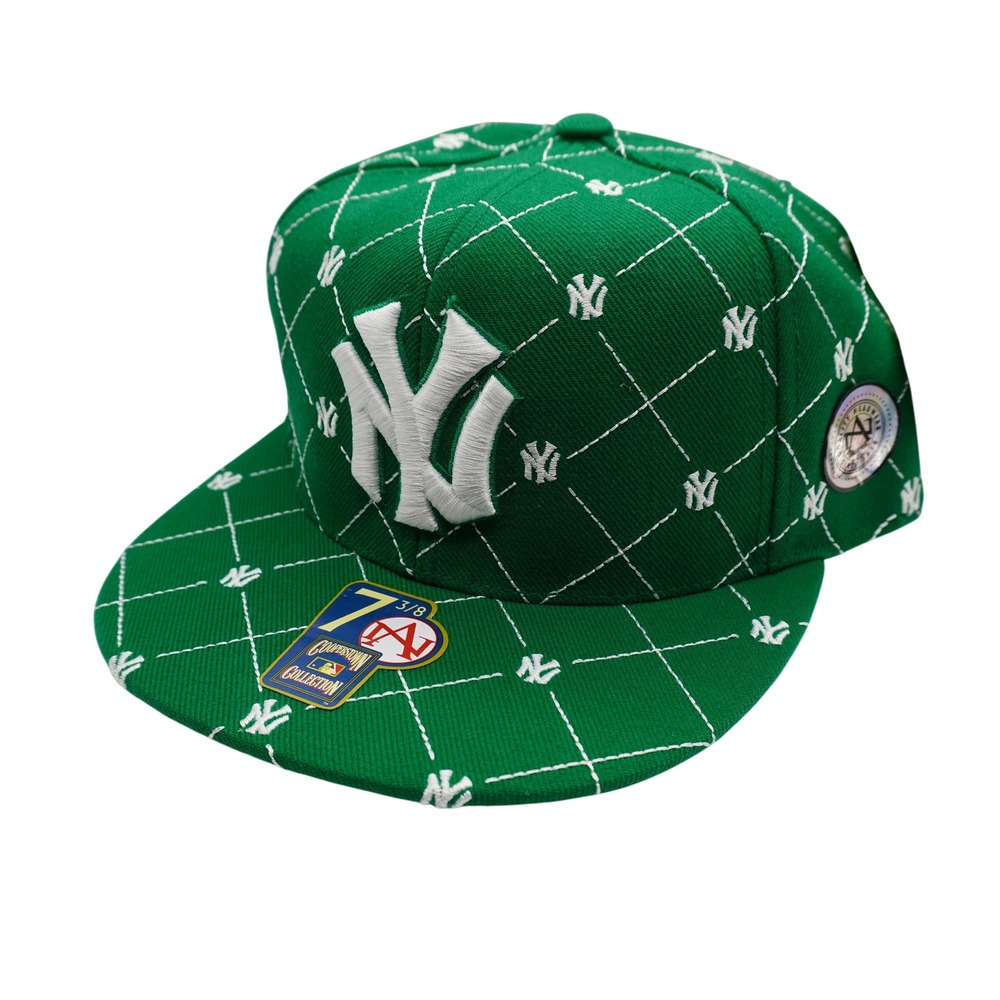 NY Yankees Hat Mens 7 3/8 Green Quilted All Over Logo Fitted MLB AOP St Patricks
